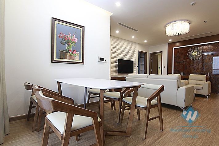 Nice three bedrooms apartment for rent in Vinhome Metropolis, Ba Dinh district, Ha Noi